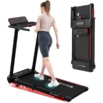 Tapis de course CITYSPORTS Walking Pad : une femme marche sur le tapis déplié ; à droite, le tapis replié, debout